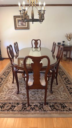 Dining  table with extension