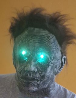 Halloween Mask With Light Up Eyes 👀