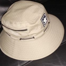New Adidas Adjustable Bucket Hat With Bonus Zipup Pocket 