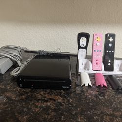 Wii U Console + 3 Controllers (Pink princess Peach/White/Black) + 5 Games Bundle