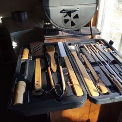 Grill Set Never Used  Wood And Stainless Steel 