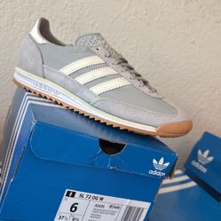 Women Adidas 