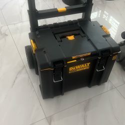 Dewalt Roller Tool Box 2.0