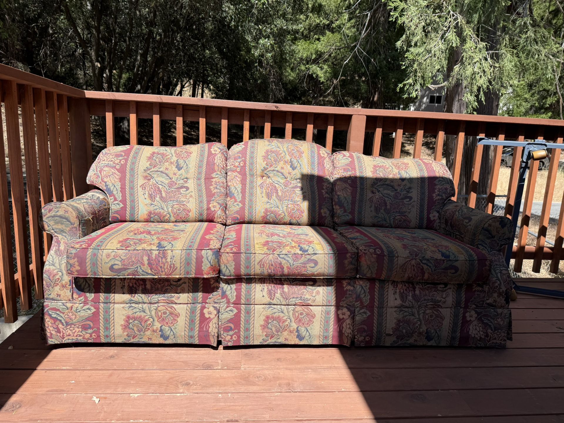 Free Sofa