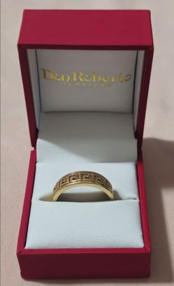 Anillo de oro y diamantes / Gold and diamond ring