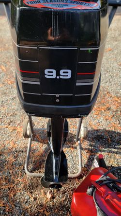 9.9hp Mercury outboard gas motor