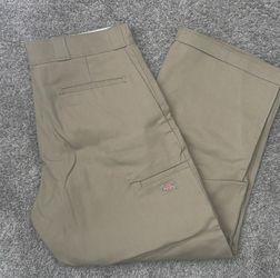 Dickies’s loose fit khaki Jean’s