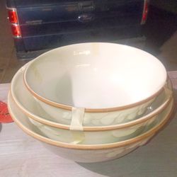 Lovely Set Of 3 Italian Nesting Bowls