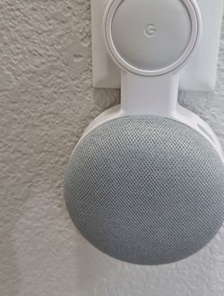 Google Home Mini - Chalk - with Wall Mount and Adapter