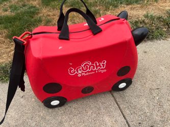 Melissa & Doug Trunki Ride-On Suitcase
