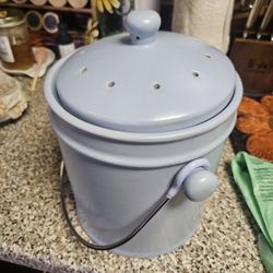 Stoneware Countertop Compost 