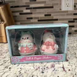 Salt & Pepper Shaker 