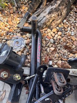 Trailer hitch with bars