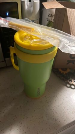 DIOIOY Green Tumbler with Handle and Straw