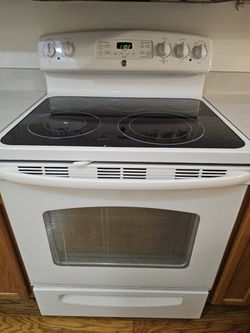 🔥 GE Smooth-Top Electric Range/Oven — Clean & Works Great