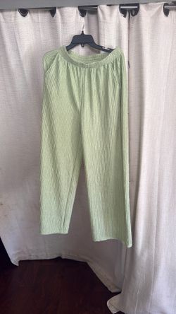 Women”s green relax, fit pans / Size L / XL