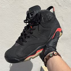 70$ MENS SIZE 11.5 AIR JORDAN 6 INFRARED COLORWAY