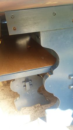 LARGE TRESSEL TABLE WITH LEAF 4 CHAIRS AND BENCH 150.00