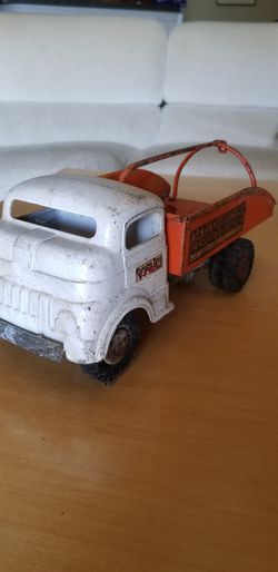 5 Collectible Antique Toy Trucks from Strutco 1908