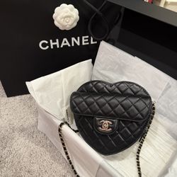 CHANEL Lambskin Gold-Tone Hardware Heart Handbag NEW With Tags