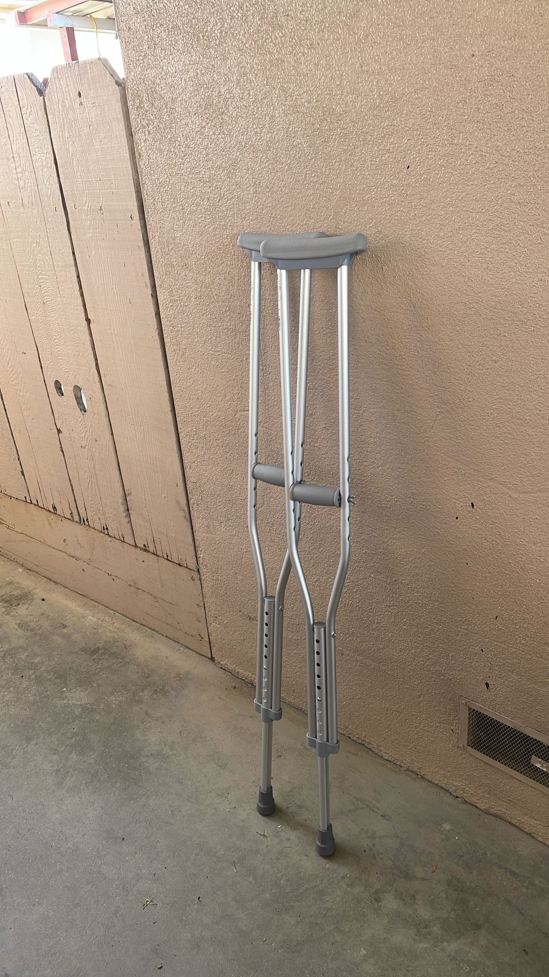 Free Crutches