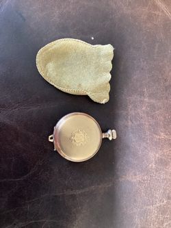 Elgin 1911 Size 0s Ladies Pocket Watch 7 jewels. Watch is not working