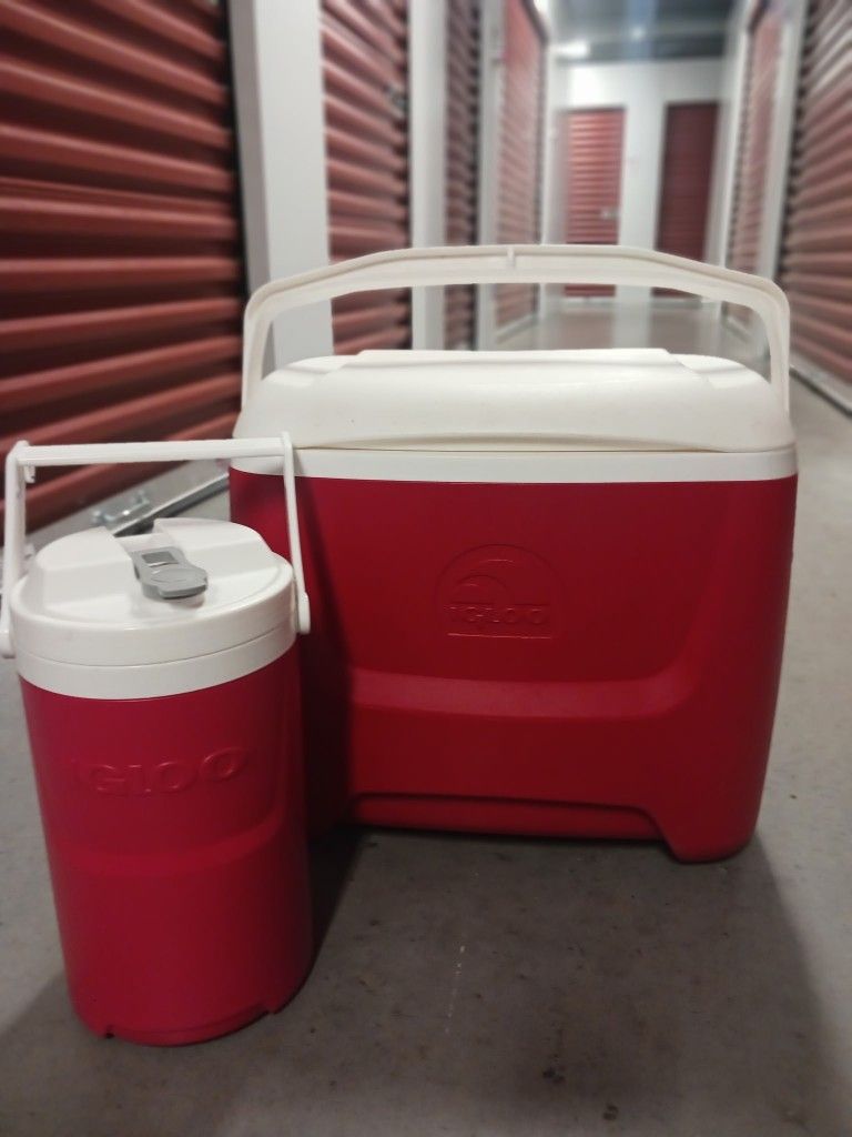 IGLOO GALLON JUG & ICE CHEST