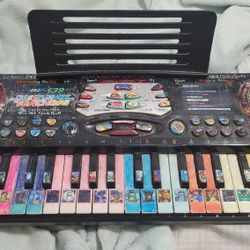 SongMax Teaching HMP-139 Synthesizer Keyboard Light Up Speakers & Keys Battery Operated