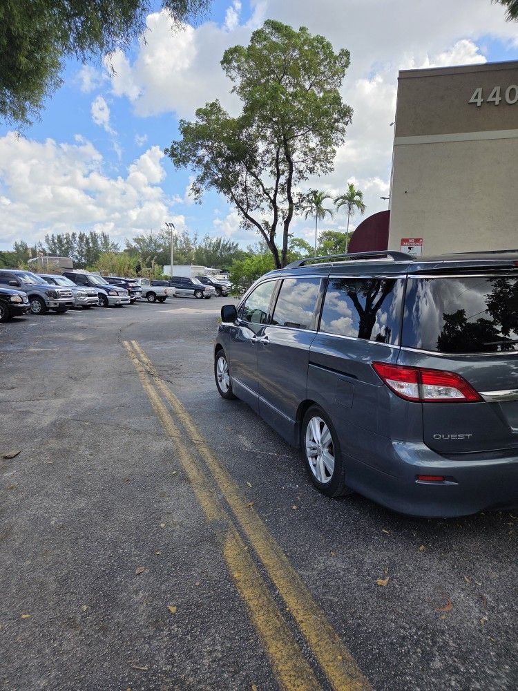 2011 Nissan Quest
