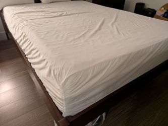 Firm Queen-size Mattress with Mattress Protector
