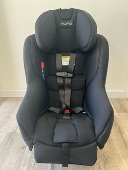 Nuna RAVA Convertible Car Seat (Caviar Black) - BRAND NEW UNUSED COVER!
