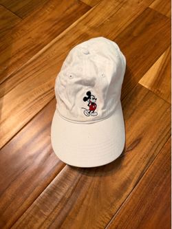 Women’s white Disney Mickey Mouse baseball cap hat