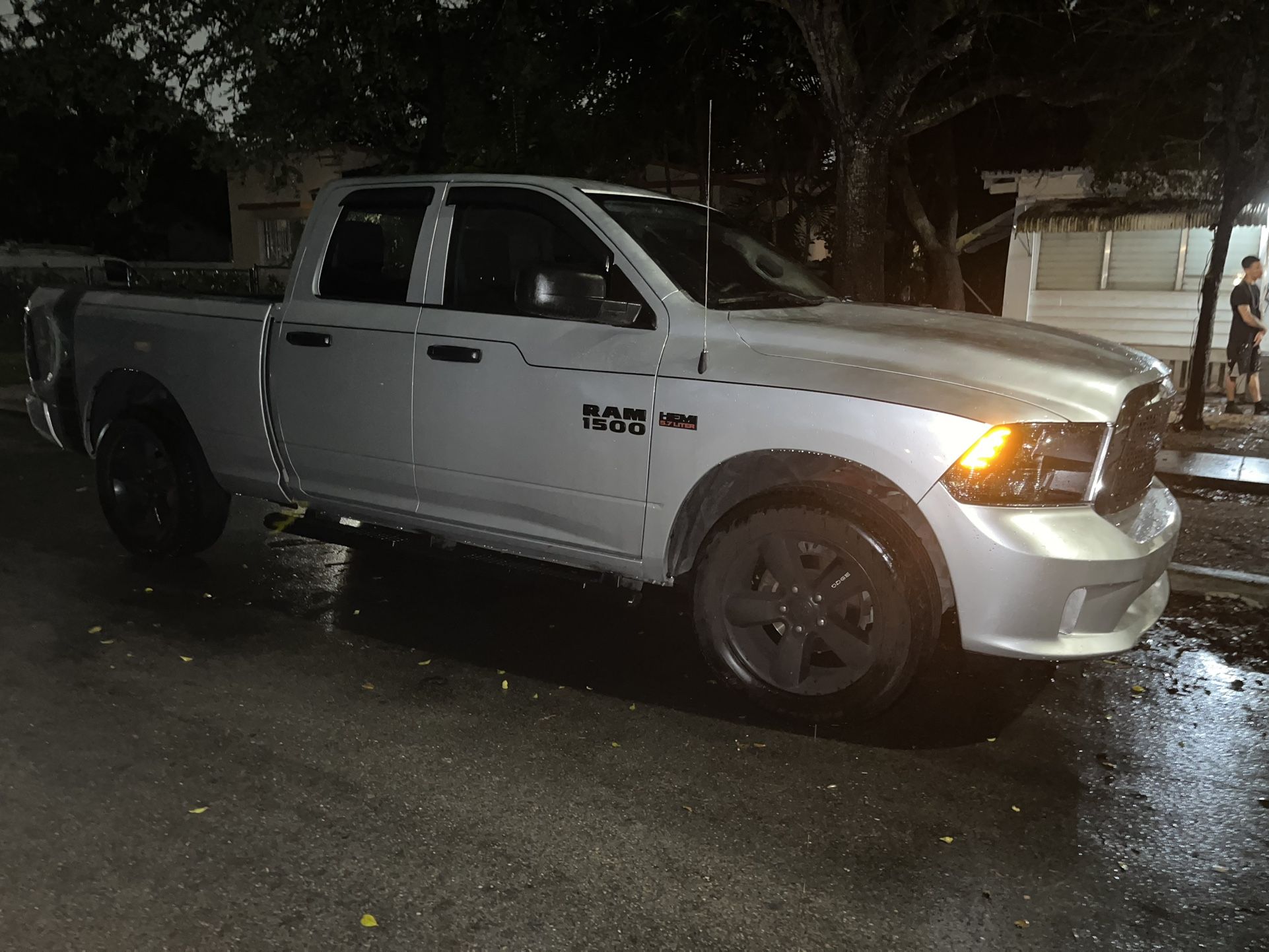 RAM 1500 Hemi 5.7