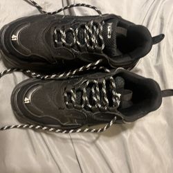 balenciagas triple s