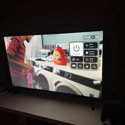 Hi Sense TV 43 in