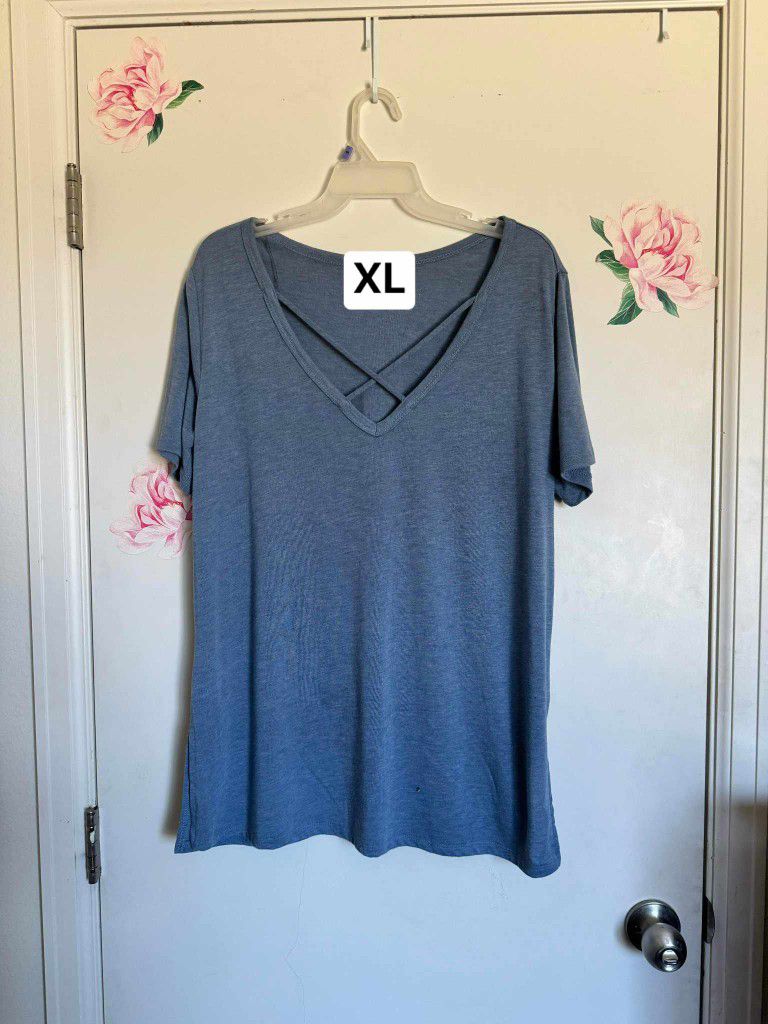 New Women's T-shirt Size XL 