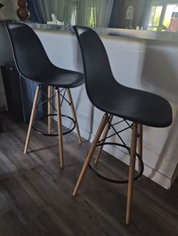Set Of Counter Stools With Wood Dowel Legs