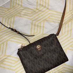 Michael Kor crossbody bag