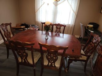 Solid Wood Dining Room Table/ Chairs