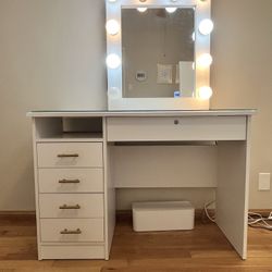 Traditional Vanity Mirror w/Vanity Table
