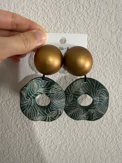 Women’s Gold and Forest Green Leaf Pattern Drop Earrings