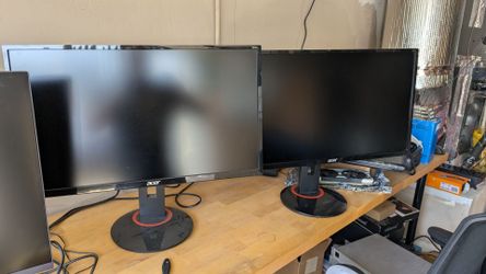 2 x Acer XB270HU 144 HZ g-sync monitor