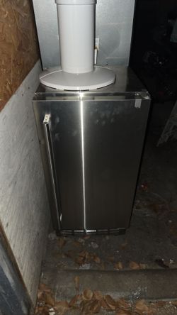 Ice maker