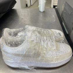 Nike Tennis SIZE 7.5