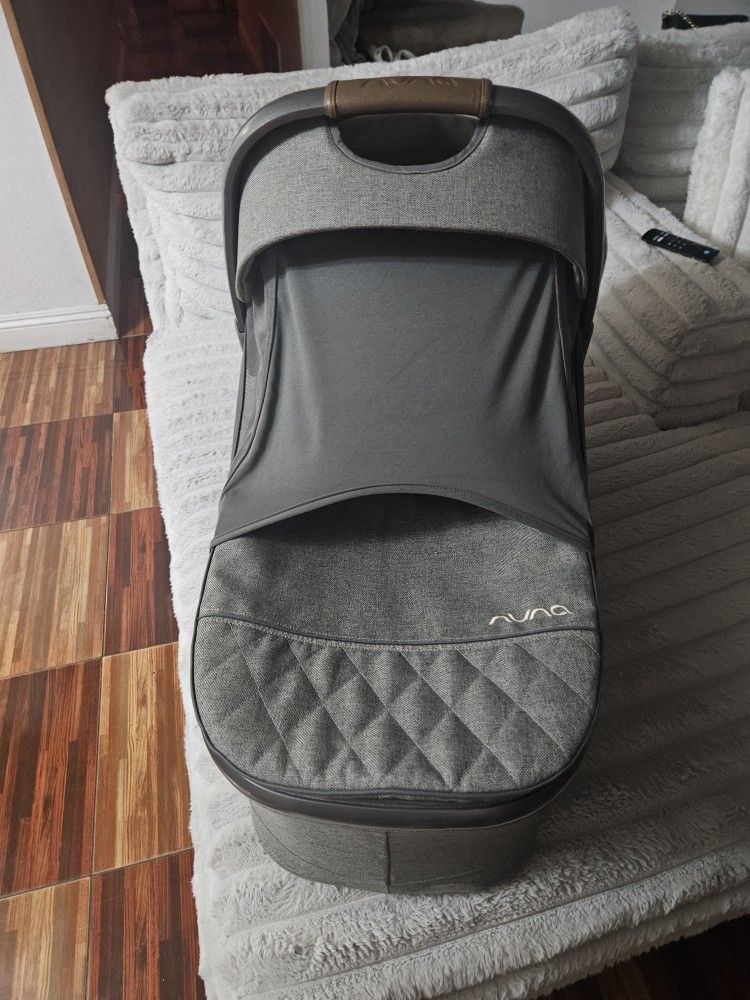 Nuna Bassinet