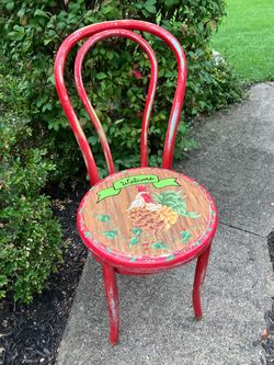 Decorative Vintage “distressed” & “chippy” Chair 🐔