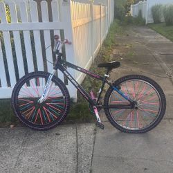 SELLING BLOCKS FLYER NEED NEW TIRE IN BACK HMU!!