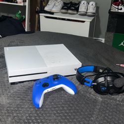 Xbox One S (white)
