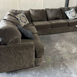 SECTIONAL COUCH SOFA