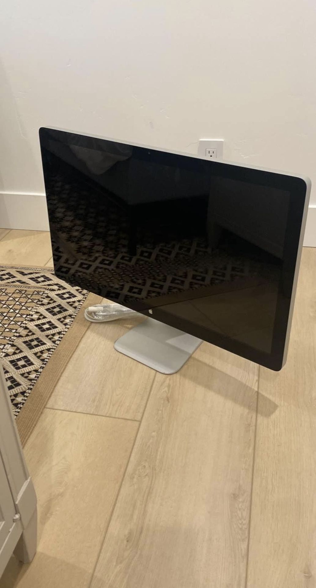 27” Apple Thunderbolt Monitors